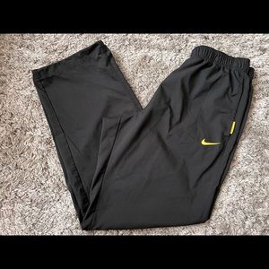 Nike Livestrong Mens Athletic Pants Size Large